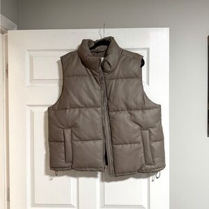 Hollister Puffer Vest